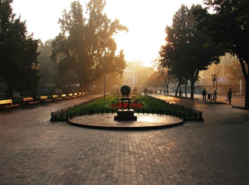 "Ваша Квартира" У Дерибаса! "Ваша Квартира" Біля Дерибаса! Odessa Esterno foto